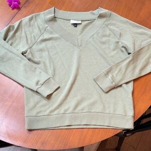 Universal Thread V-Neck Green Sweater XS